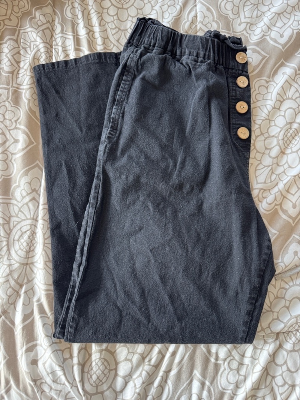 High-Waist Button-Accent Wide Leg Pants - Black